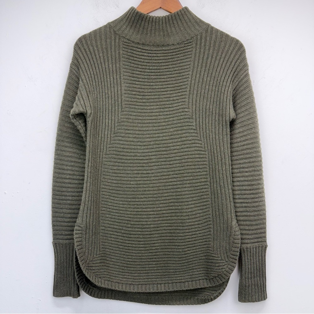 Dakini Sz XS Women’s Green Ribbed Long Sleeve Fitted High Neck Pullover Sweater